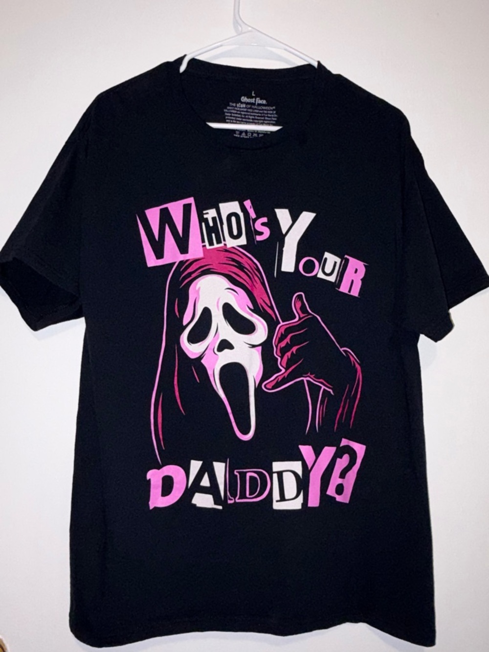 Ghost Face "Who's Your Daddy?" Graphic Tee - Black & Pink scary movie horror L